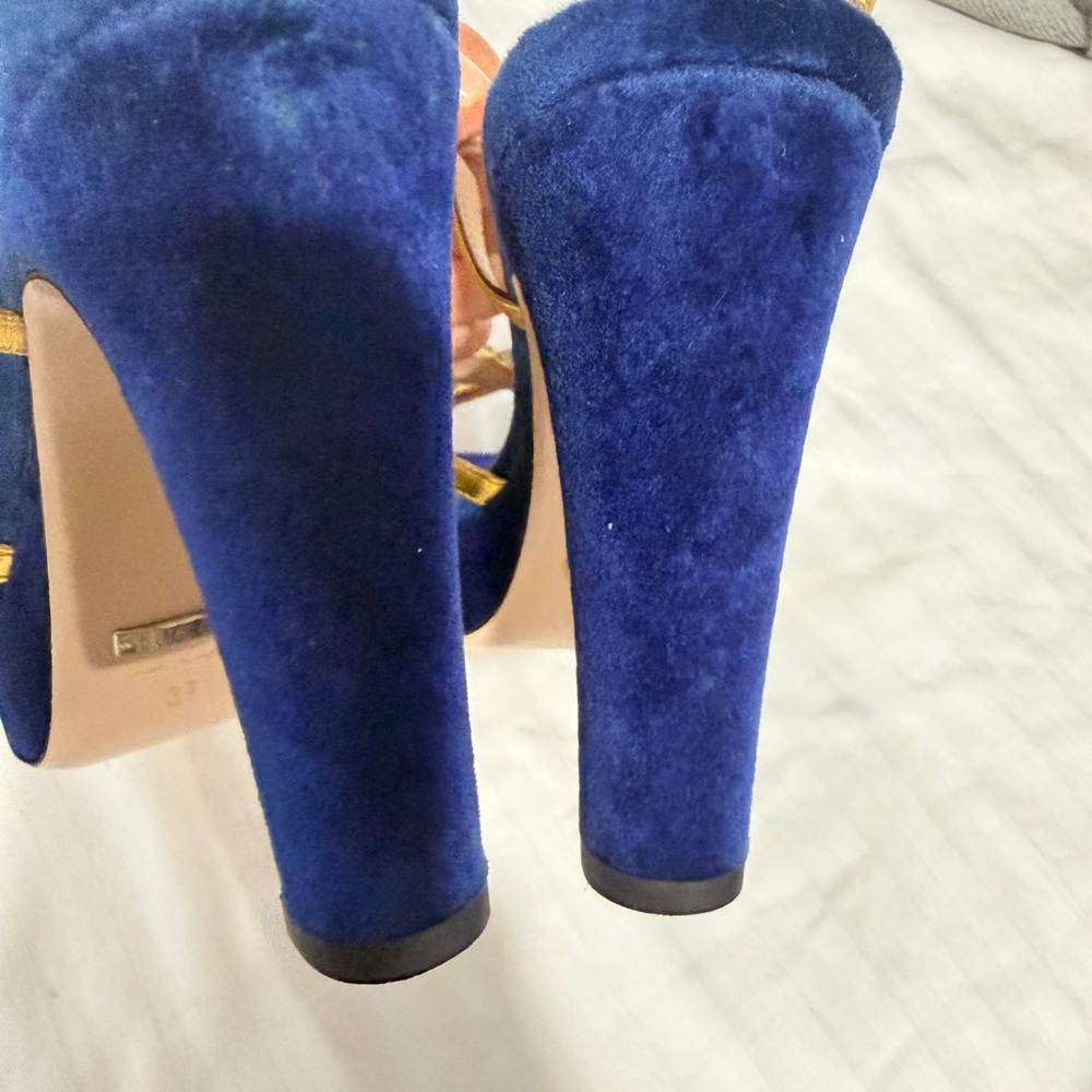 Gucci Zephyra Gold Crystal Blue Velvet Heels | Size 37 US 7 - Picture 12 of 15